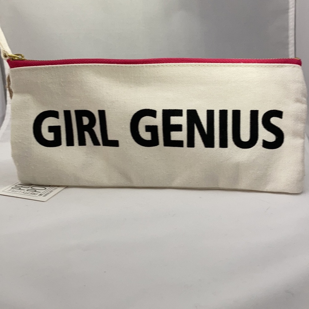 COPY - Girl Genius bag  great for makeup brushes and pencils